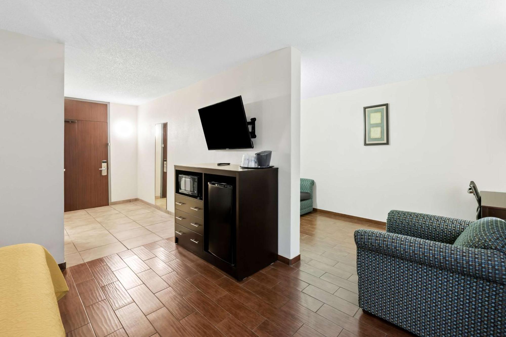 Surestay Plus Hotel By Best Western Lubbock Medical Center Exterior foto
