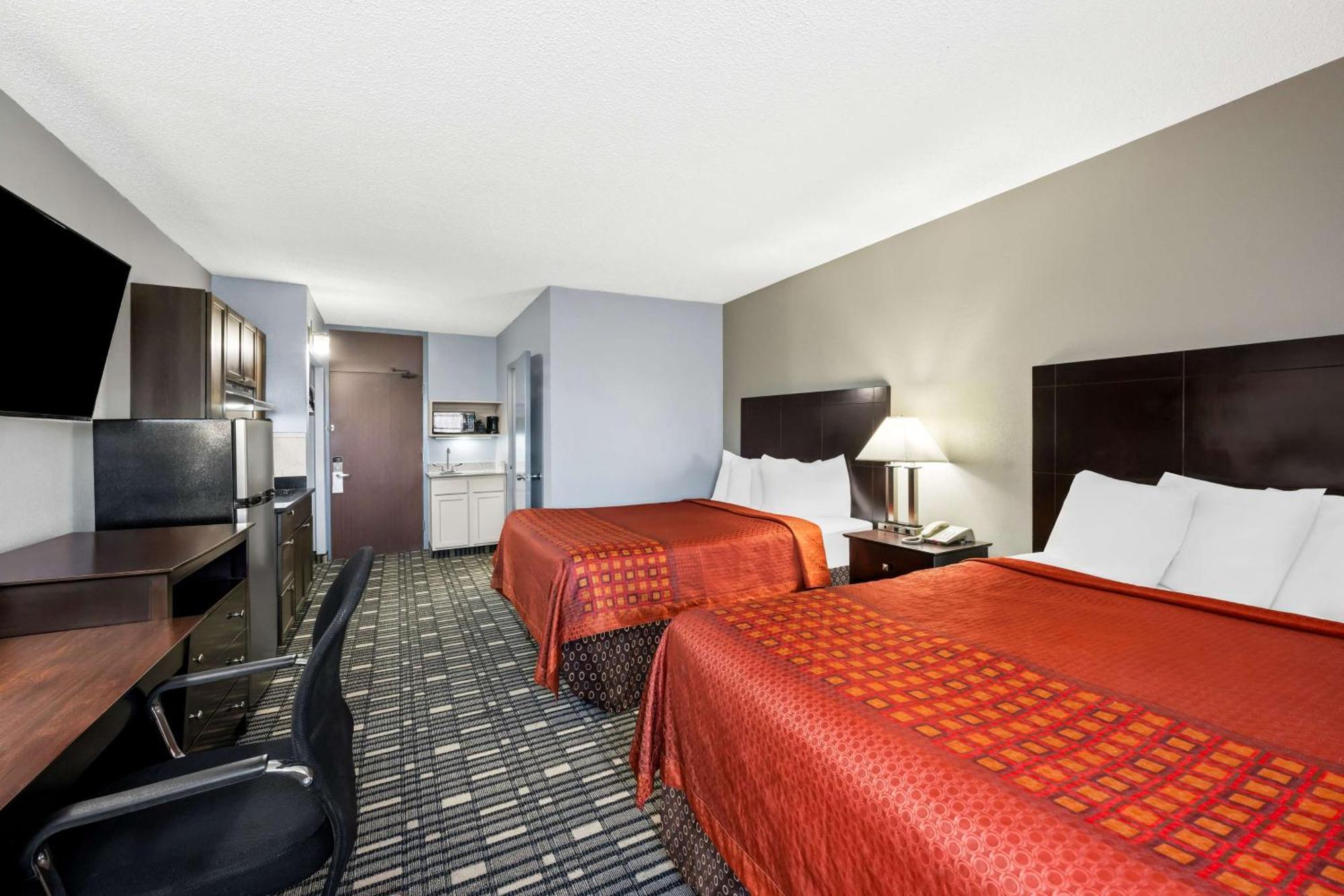 Surestay Plus Hotel By Best Western Lubbock Medical Center Exterior foto