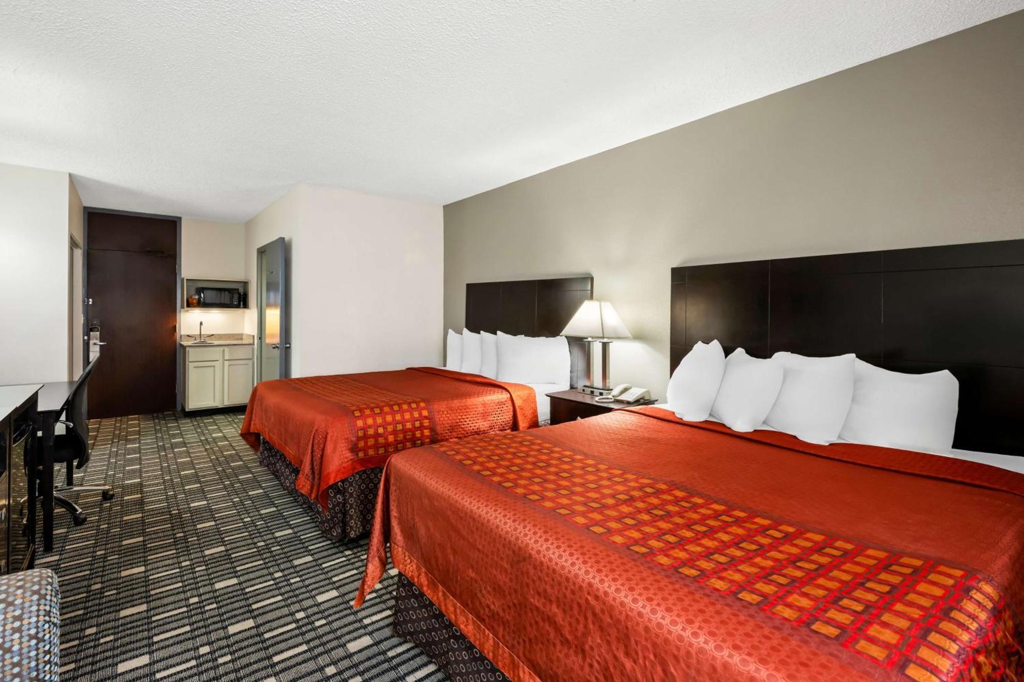 Surestay Plus Hotel By Best Western Lubbock Medical Center Exterior foto